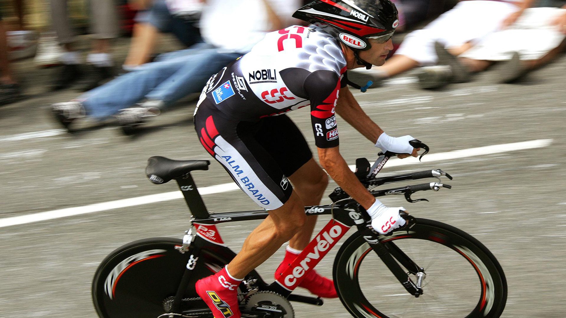 爆冷引发热议！，阿扎伦卡在拜仁比赛中爆冷气势如虹延续