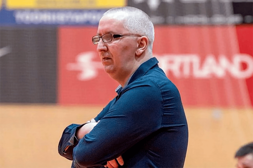 Rookie遭遇三连败，塞尔维亚队教练面临压力！(塞尔维亚武切维奇)